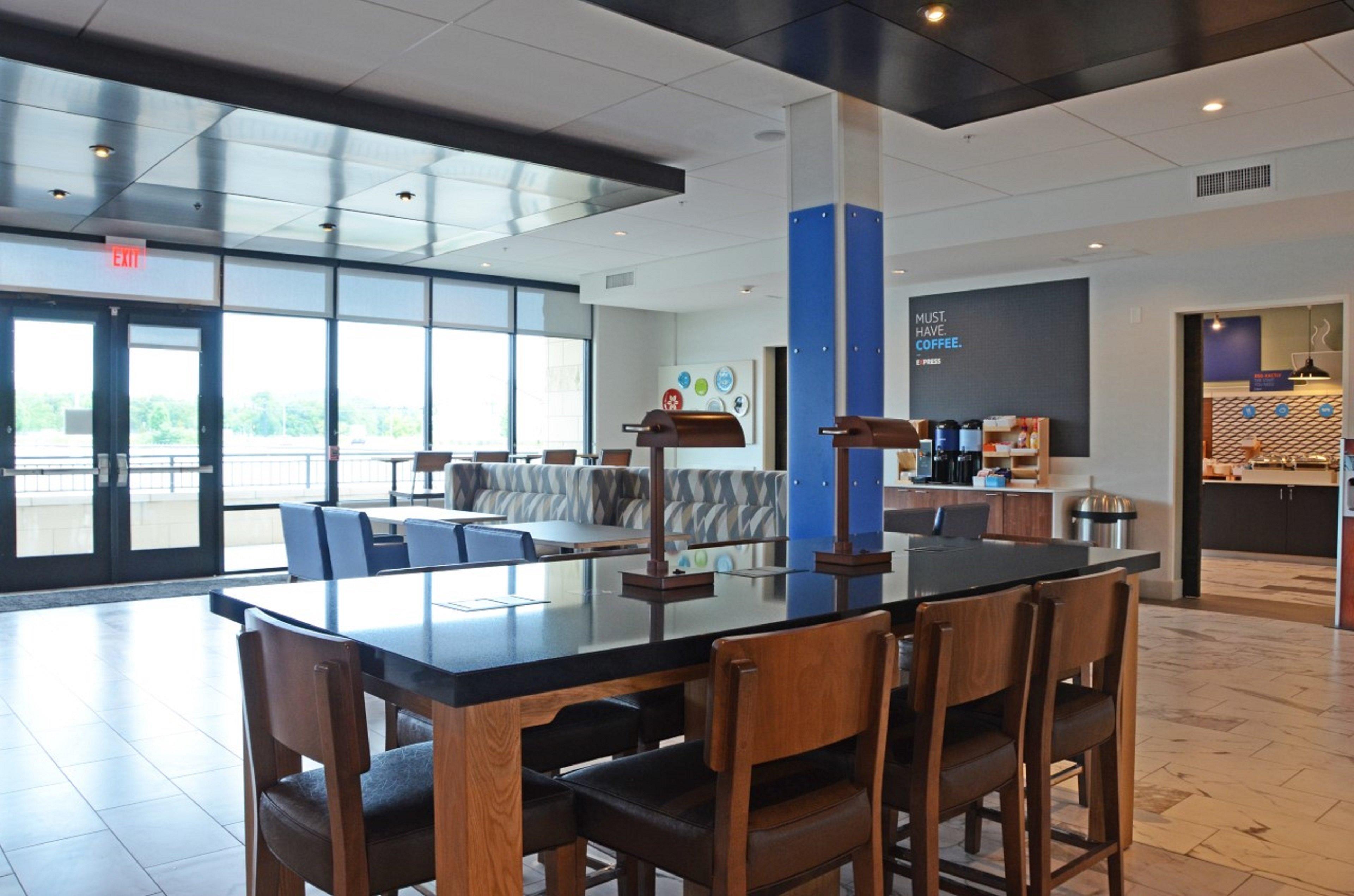Holiday Inn Express & Suites Franklin - Berry Farms By Ihg Exterior photo